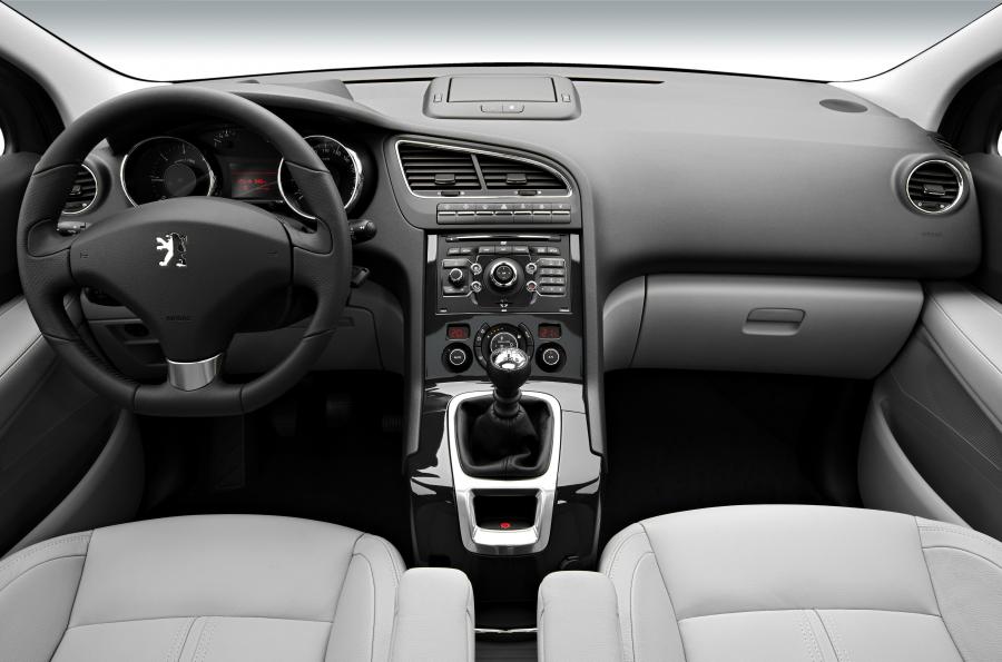  Peugeot 5008 2009 года  (фото 20 из 122)